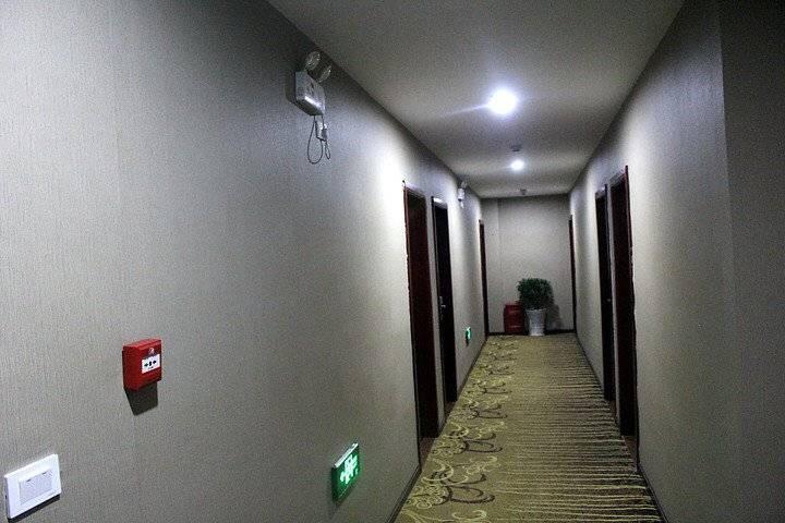 Wudangshan Jianpuzhai Hotel Danjiangkou Esterno foto