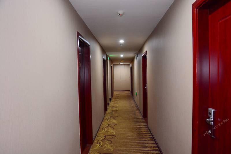 Wudangshan Jianpuzhai Hotel Danjiangkou Esterno foto